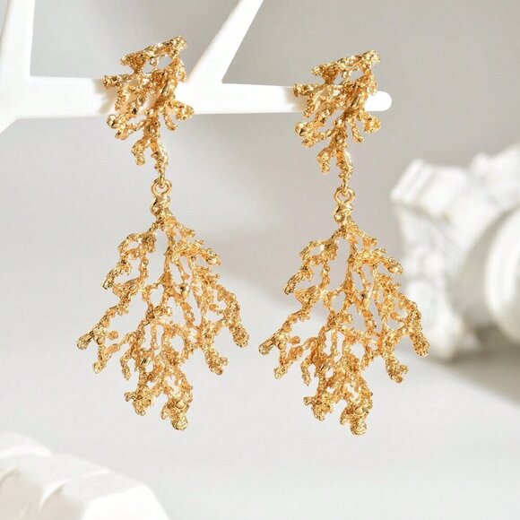 Multicolor Elegant Women's Faux Pearl Shell Gold Stud Earrings - Picture 3 of 5